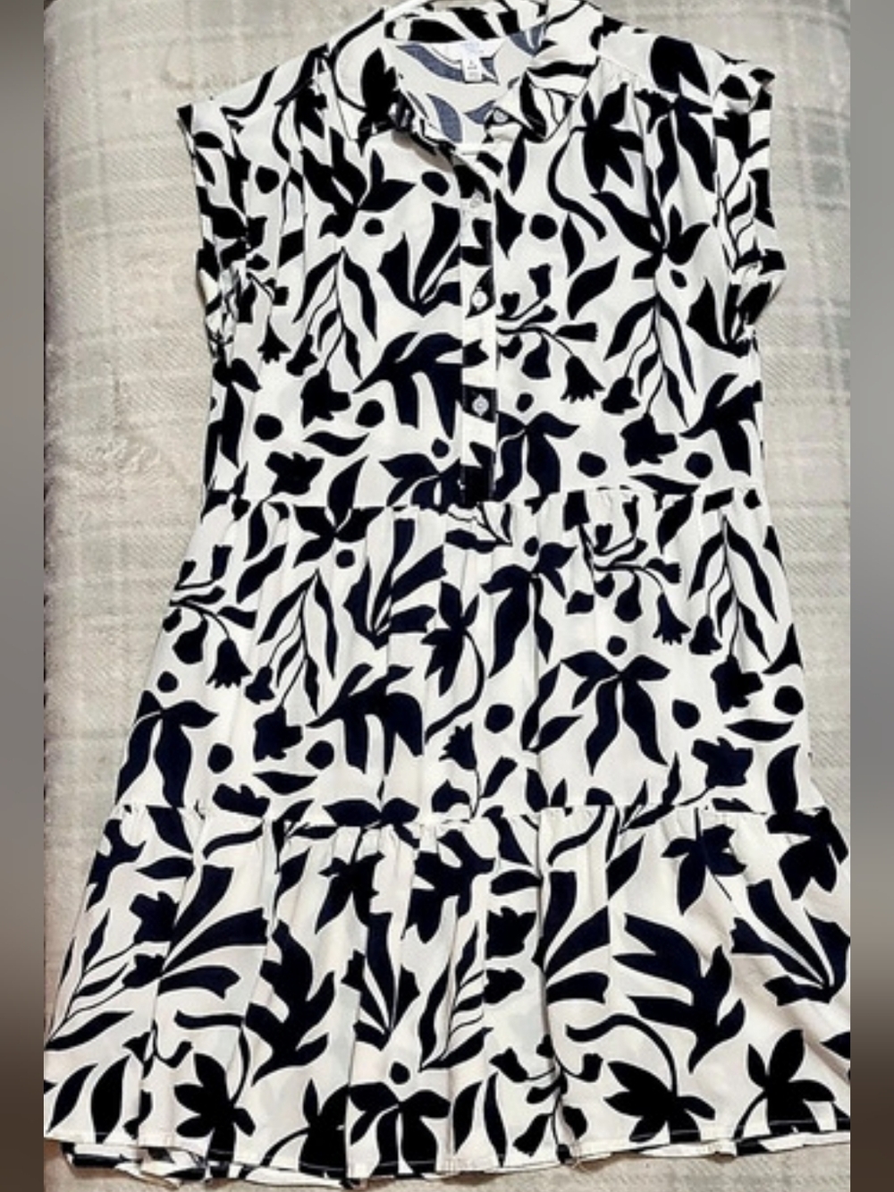 Time and Tru Floral Mini Dress in White & Blue Size Small 4-6 1212Like New